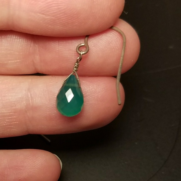Green agate beveled small drop earrings - Picture 2 of 2
